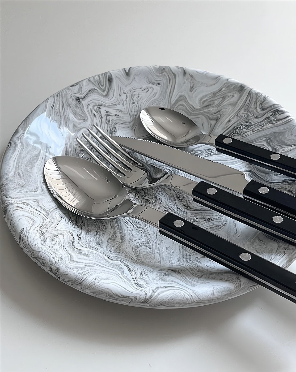 Nordic Bistrot Flatware Set (8 pcs) – Modern Stainless Steel Cutlery