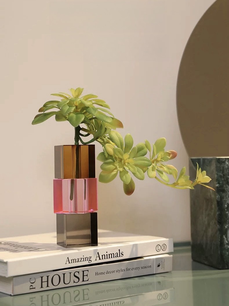 Modern Crystal Cube Bud Vase – Rainbow Dopamine Decorative Centerpiece