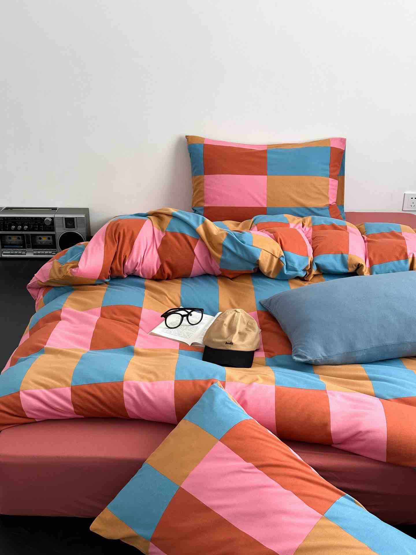 Rainbow Checker Organic Cotton Bedding Set — Queen Size (4 Pcs)