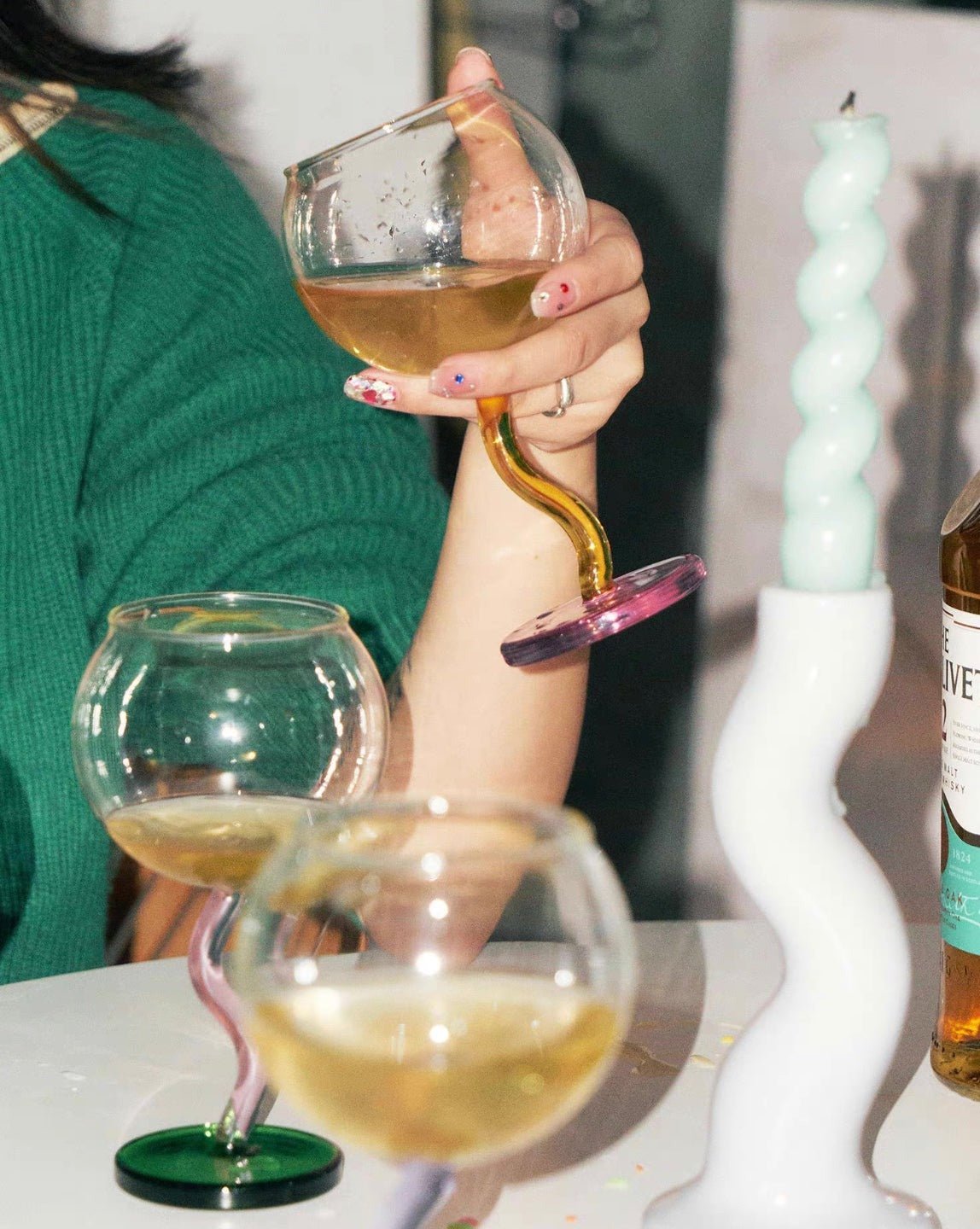 Handblown Bubble Wine Glass – Retro Wavy Stem Party Glassware