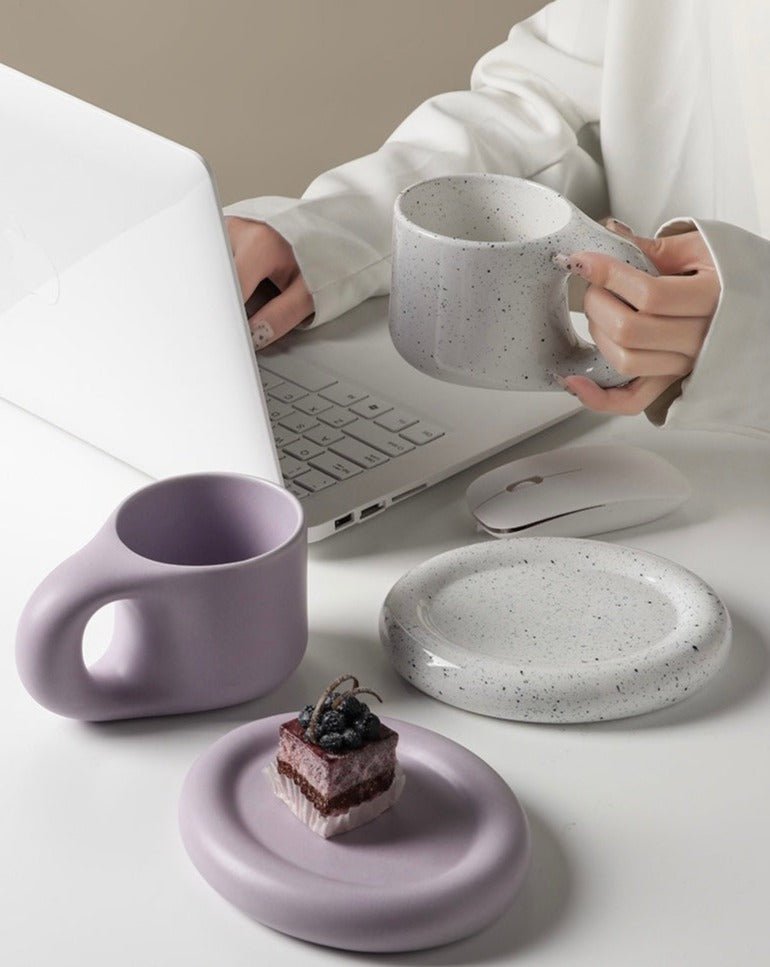 Handcrafted Bauhaus Chubby Mugs – Cute Ceramic Coffee Cups