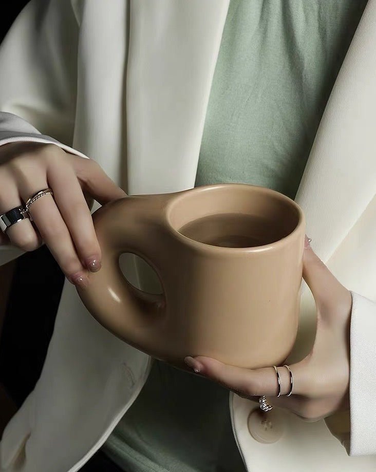 Handcrafted Bauhaus Chubby Mugs – Cute Ceramic Coffee Cups