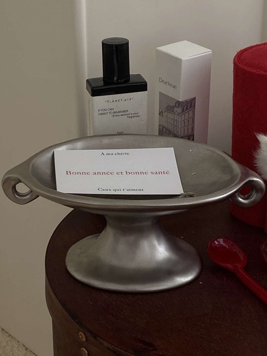 Retro Silver Footed Tray – Handmade Decorative Ceramic Fruit & Accessory Holder