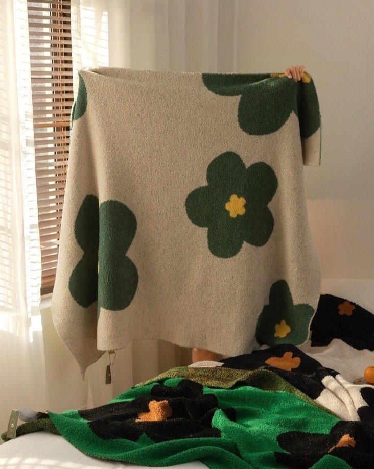 Sunflower Throw Blanket – Ultra Soft Microfiber Cozy Blanket with Vibrant Pattern