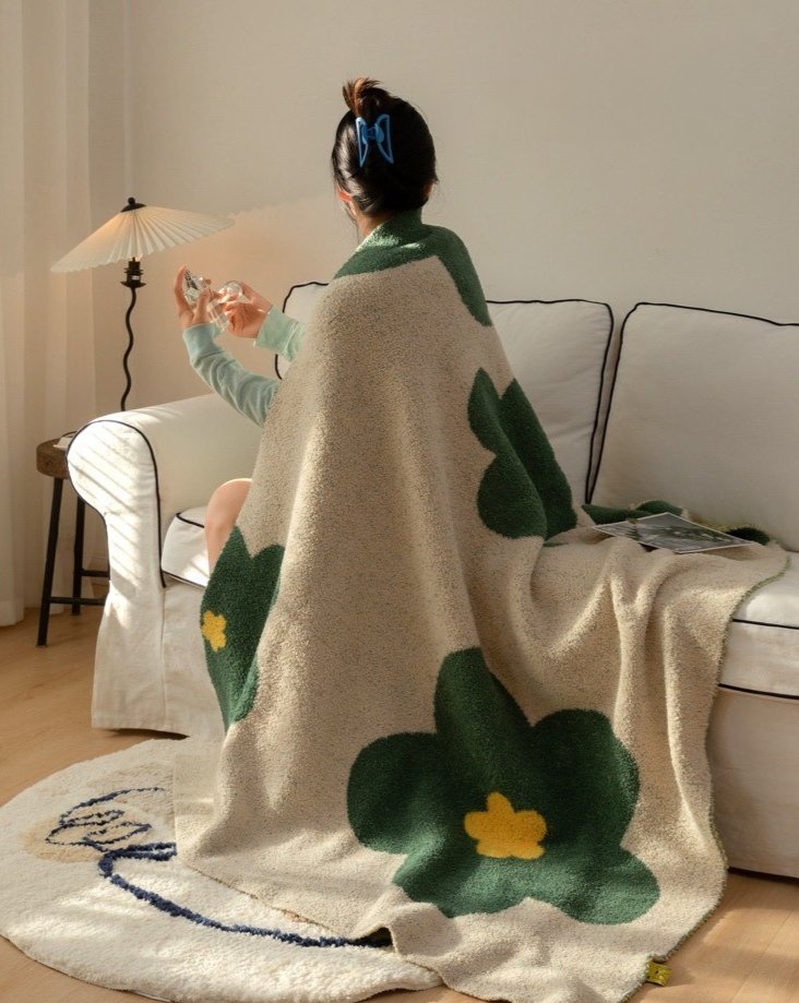 Sunflower Throw Blanket – Ultra Soft Microfiber Cozy Blanket with Vibrant Pattern