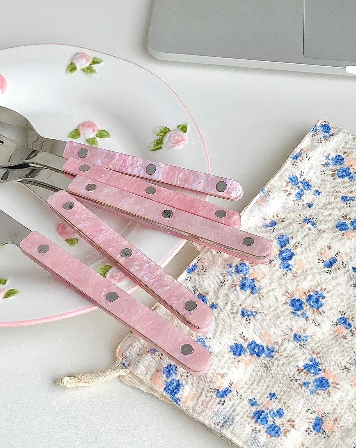 Modern Pinky Flatware Set (10 pcs) – Sleek Nordic Stainless Steel Silverware