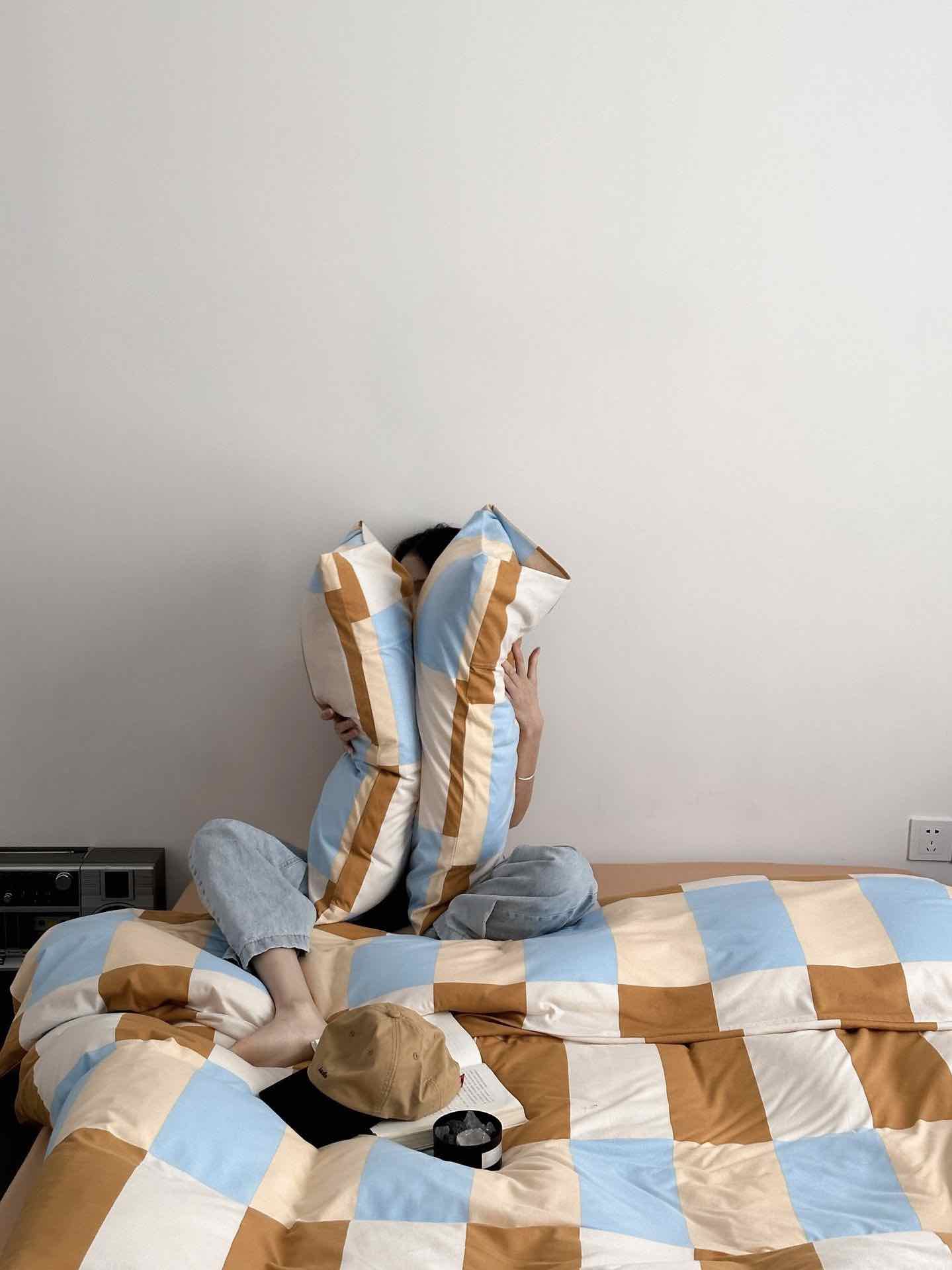 Dopamine Checker Queen Duvet Cover Set with Pillowcases & Fitted Sheet