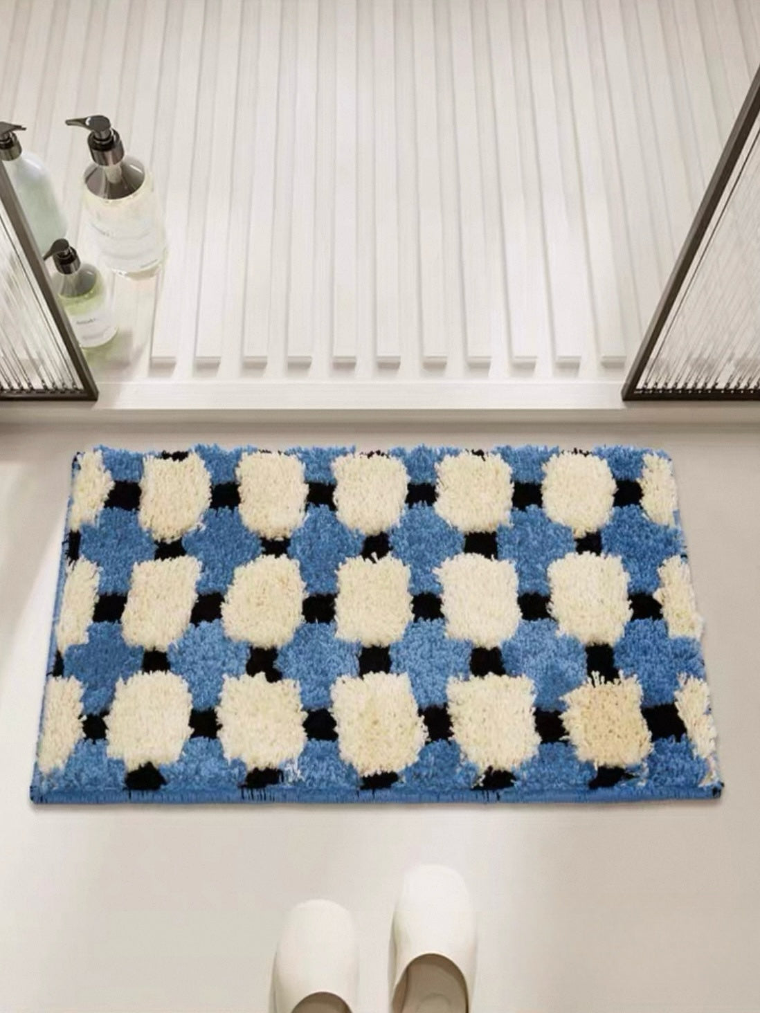 Ultra Soft Geometric Bath Rug – Absorbent Anti-Slip Modern Mat
