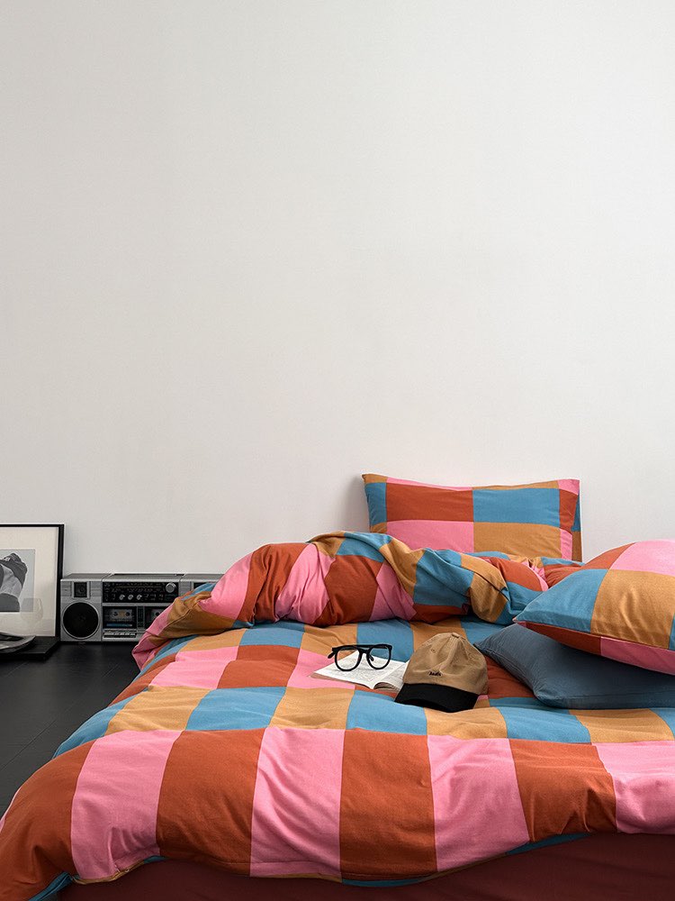 Rainbow Checker Organic Cotton Bedding Set — Queen Size (4 Pcs)