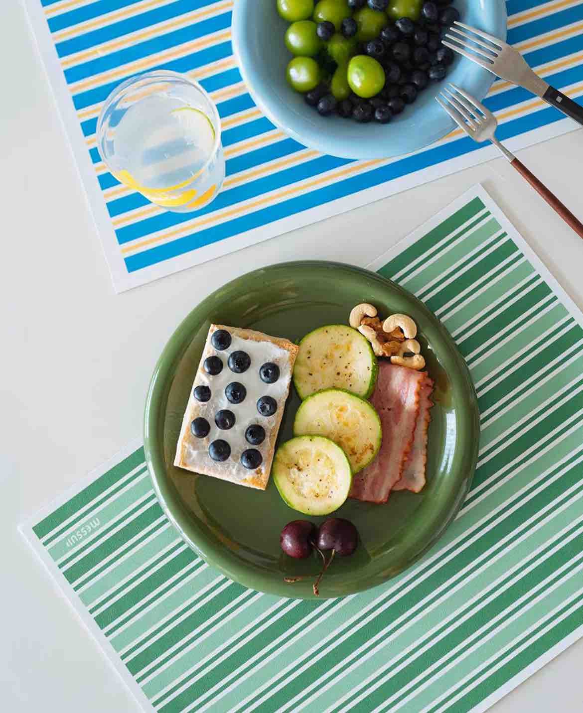 Dopamine Stripe Placemats (Set of 4) – Easy-Clean Faux Leather Table Mats