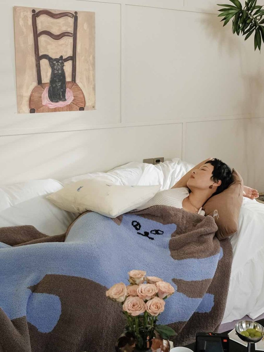 Funky Cat Throw Blanket – Cute Whimsical Earthy-Tone Cozy Throw