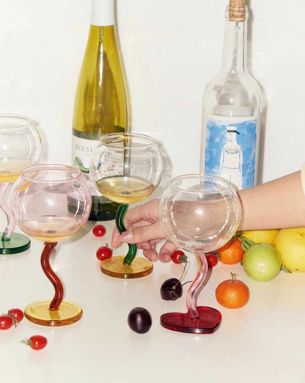 Handblown Bubble Wine Glass – Retro Wavy Stem Party Glassware
