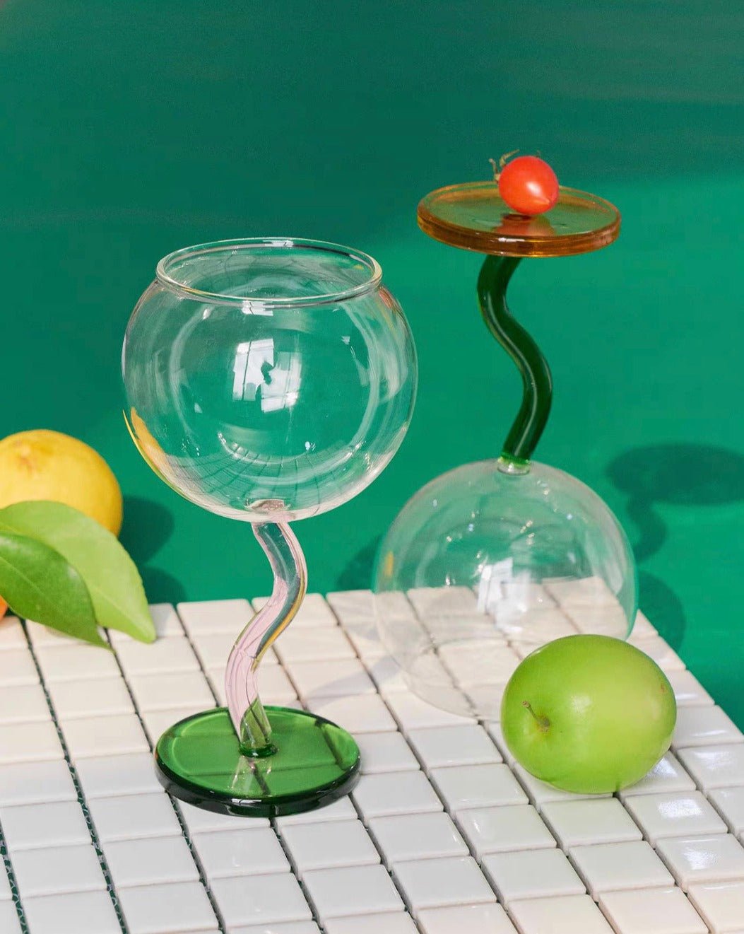 Handblown Bubble Wine Glass – Retro Wavy Stem Party Glassware