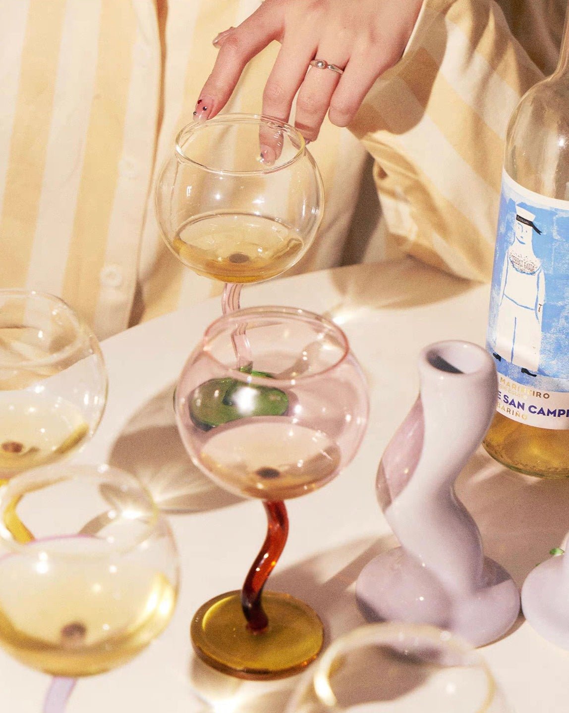 Handblown Bubble Wine Glass – Retro Wavy Stem Party Glassware