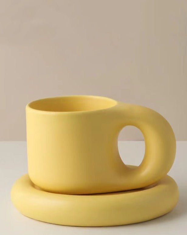 Handcrafted Bauhaus Chubby Mugs – Cute Ceramic Coffee Cups