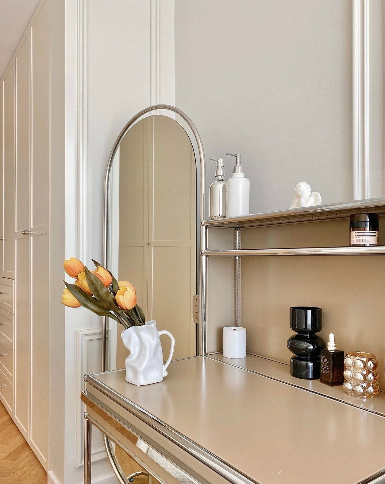 Handcrafted Nordic Jug Vase – Wrinkle Pottery Decorative OOAK Vase