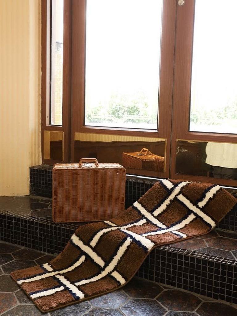 Retro Contrast Checker Runner Rug – Ultra Soft Tufted Bedside Carpet