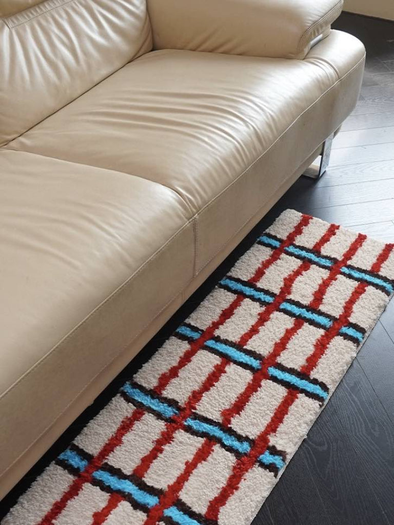 Retro Contrast Checker Runner Rug – Ultra Soft Tufted Bedside Carpet