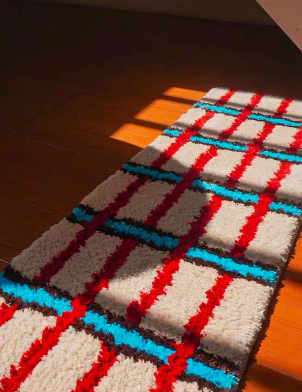 Retro Contrast Checker Runner Rug – Ultra Soft Tufted Bedside Carpet